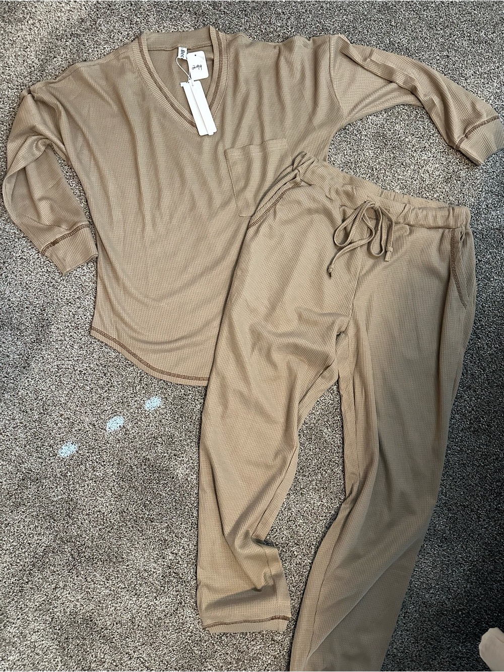 Becotal Women’s M Waffle Knit 2 Piece Lounge Set V Neck Joggers Taupe NWT cozy